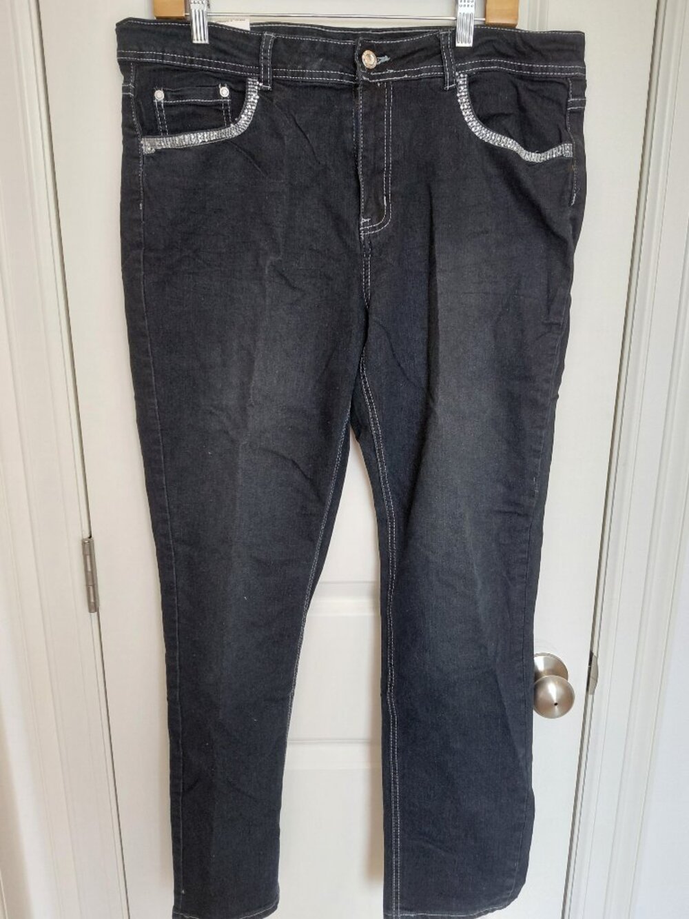 Dark Wash Rhinestone Detailed Skinny Jean